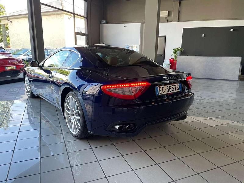Usata Maserati Granturismo 450 CV (330 kW) 2010 Blu/azzurro Coupé