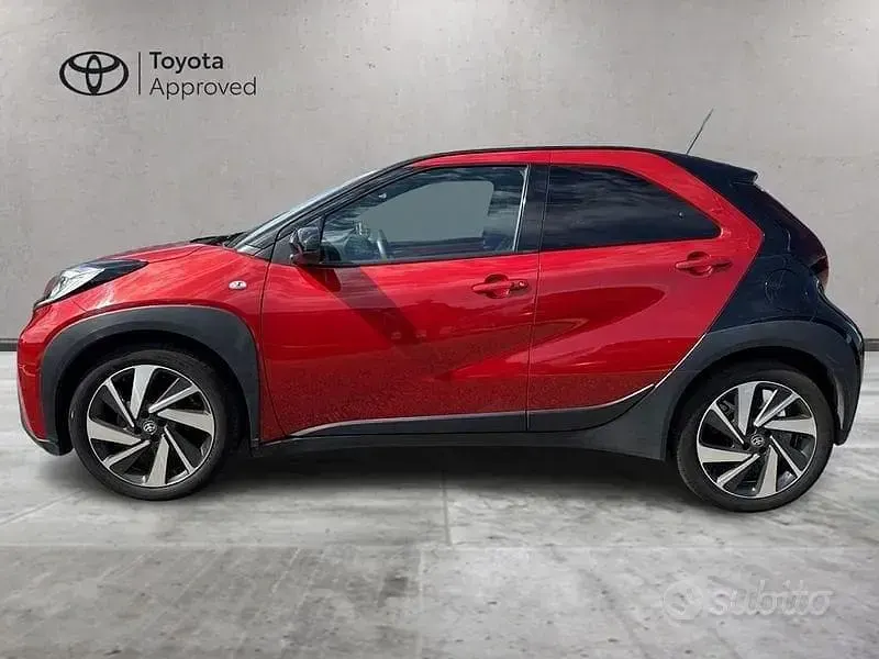 Usata Toyota Aygo X Lounge 72 CV (52 kW) 2024 Rosso SUV