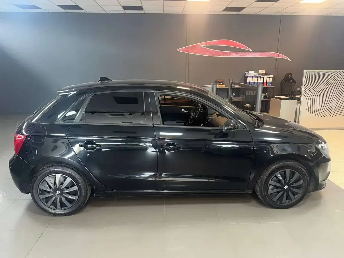 Usata Audi A1 Sportback Attraction 90 CV (66 kW) 2012 Nero Utilitaria