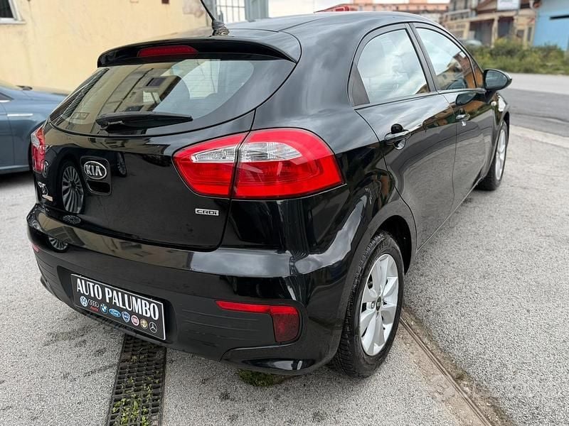 Usata Kia Rio 75 CV (55 kW) 2016 Nero Utilitaria
