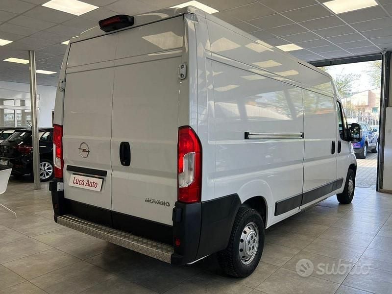 Usata Opel Movano 140 CV (102 kW) 2023 Bianco Furgone