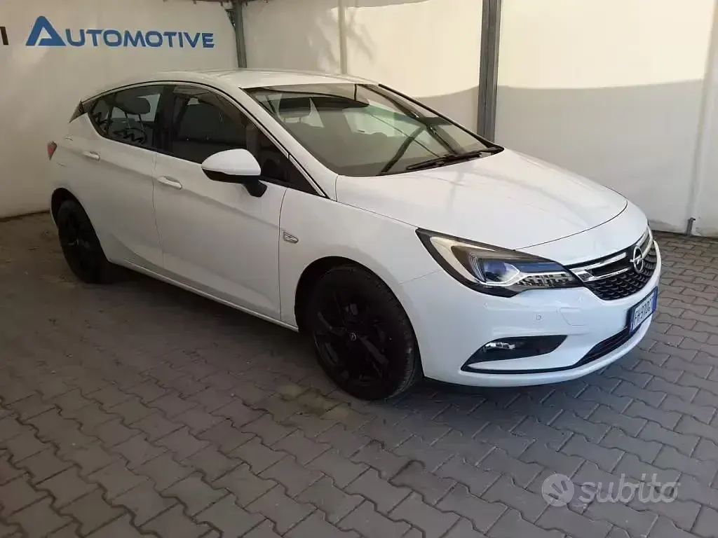 Usata Opel Astra Innovation 150 CV (110 kW) 2017 Bianco Berlina