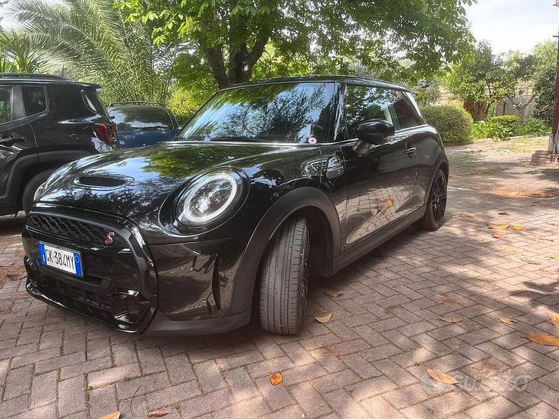 Usata Mini Cooper S 178 CV (130 kW) 2022 Nero Utilitaria