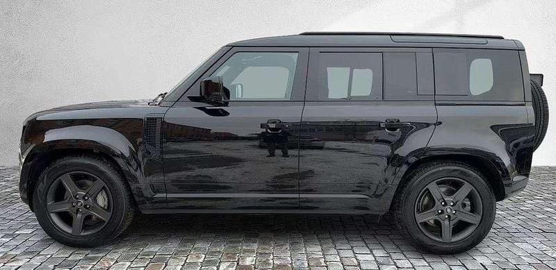Usata Land Rover Defender SE Dynamic 299 CV (219 kW) 2025 Nero SUV