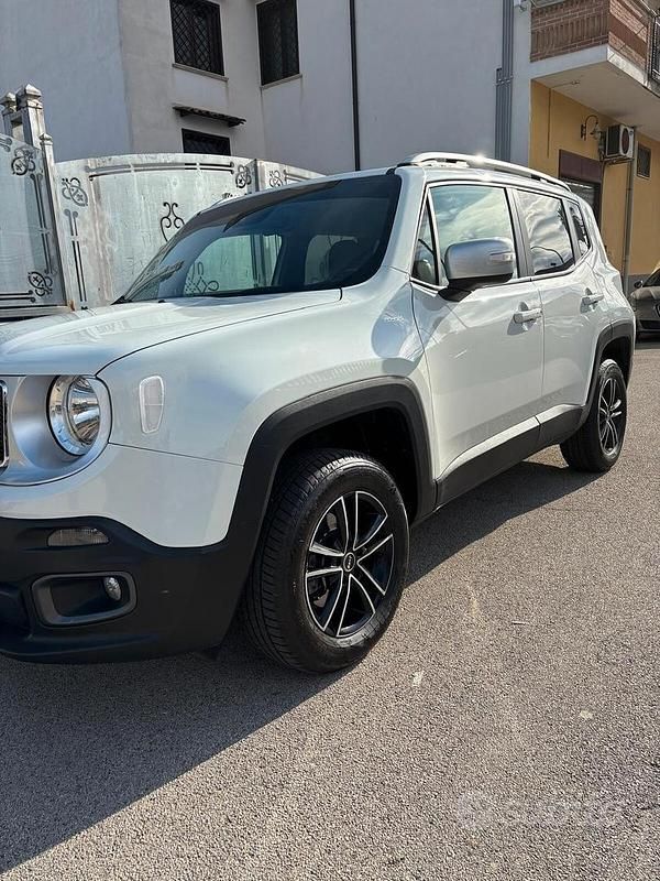 Usata Jeep Renegade Limited 140 CV (102 kW) 2015 Bianco SUV