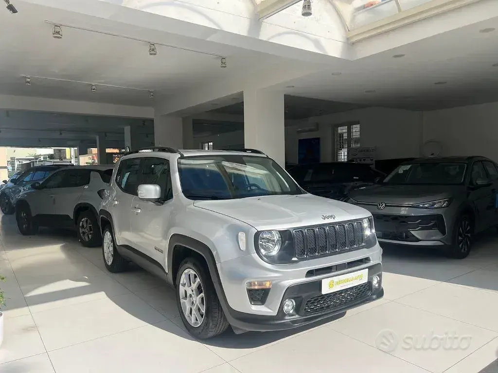 Usata Jeep Renegade Longitude 120 CV (88 kW) 2020 Grigio pastello SUV