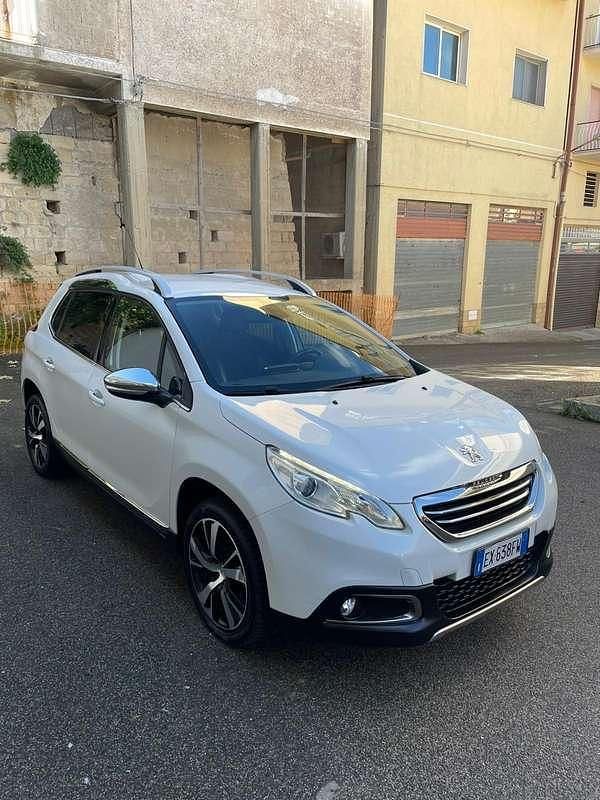 Bianco Usata 2014 Peugeot 2008 Allure SUV | 6990 € (Buon prezzo) - Immagine 1/4
