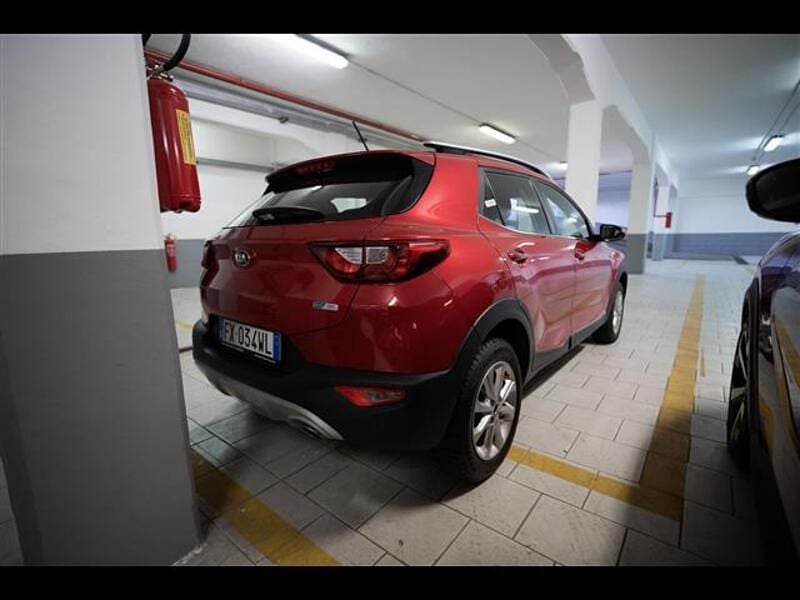 Usata Kia Stonic Style 97 CV (71 kW) 2019 Grigio chiaro SUV