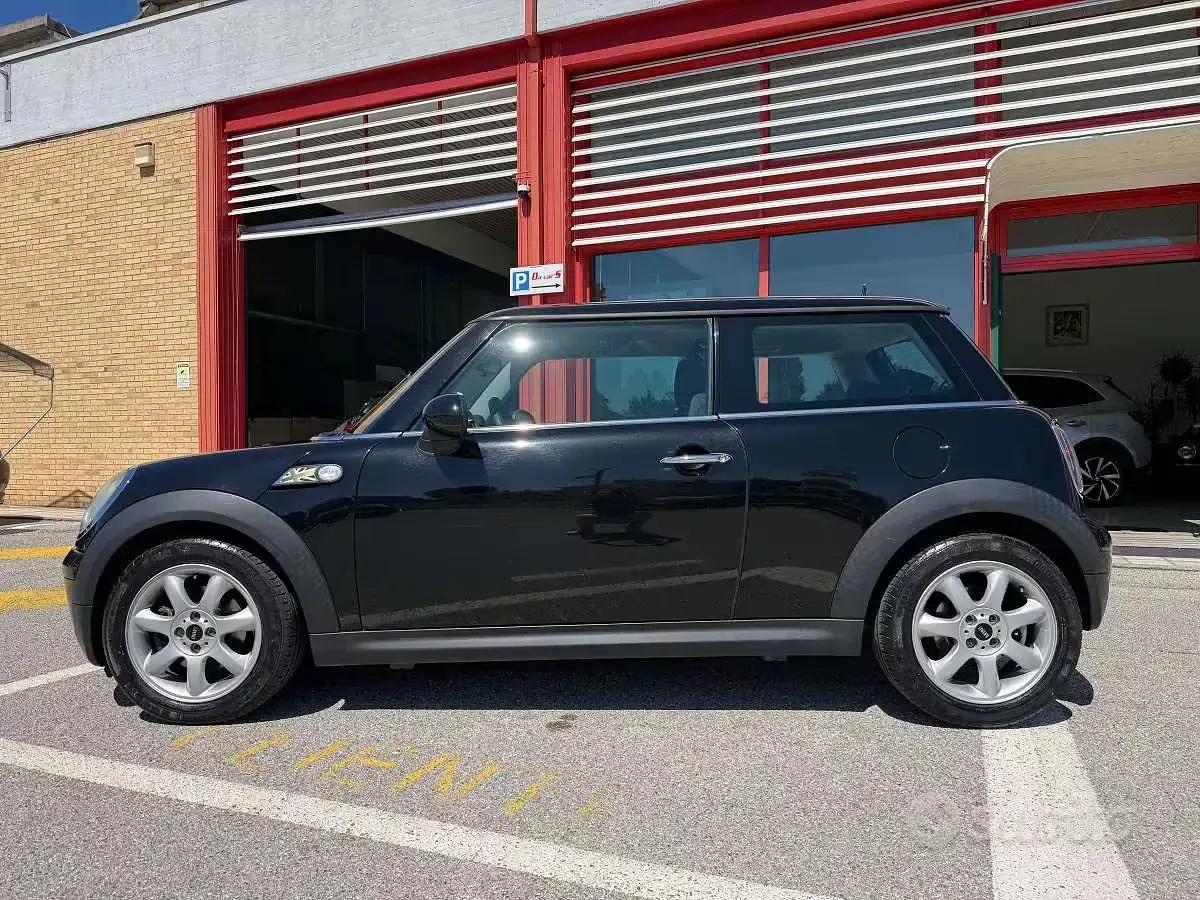 Usata Mini ONE 75 CV (55 kW) 2010 Nero Utilitaria