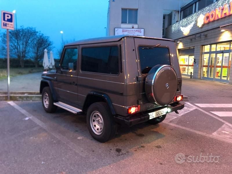 Usata Mercedes G300 88 CV (64 kW) 1986 Grigio SUV