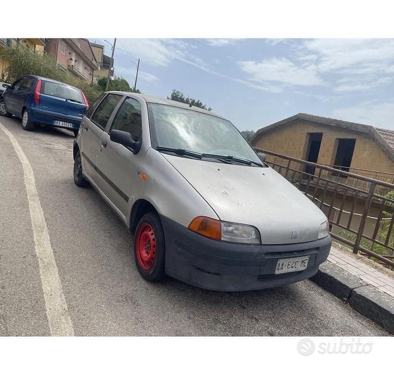 Usata Fiat Punto 34 CV (25 kW) 1995 Grigio Utilitaria