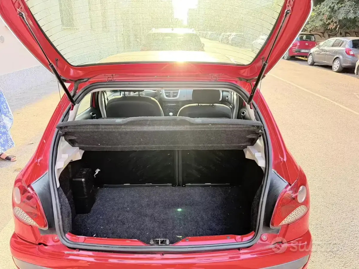 Usata Peugeot 206 60 CV (44 kW) 2010 Rosso Berlina
