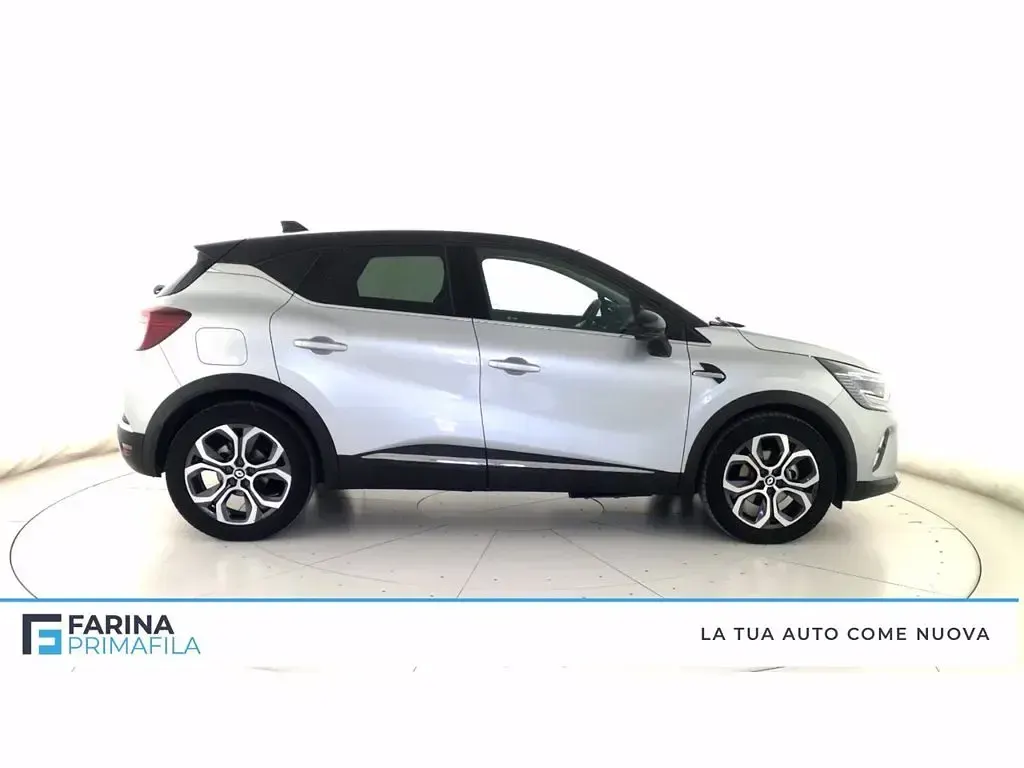 Usado Renault Captur Techno 143 CV (105 kW) 2022 Gris SUV