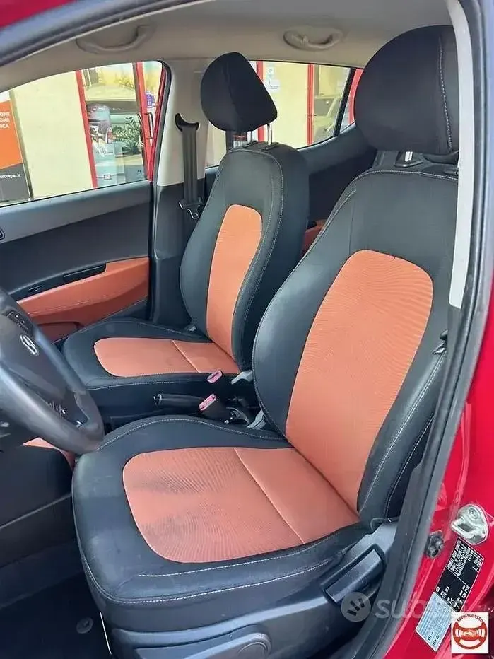 Usata Hyundai i10 66 CV (48 kW) 2016 Rosso Utilitaria