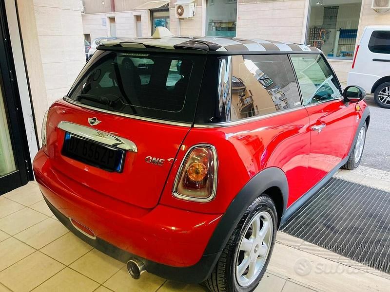Usata Mini Cooper 95 CV (69 kW) 2009 Rosso Utilitaria