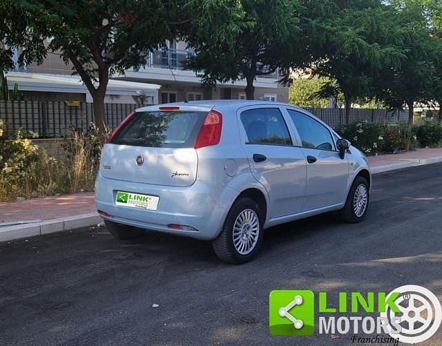 Usata Fiat Grande Punto 78 CV (57 kW) 2013 Bianco Utilitaria