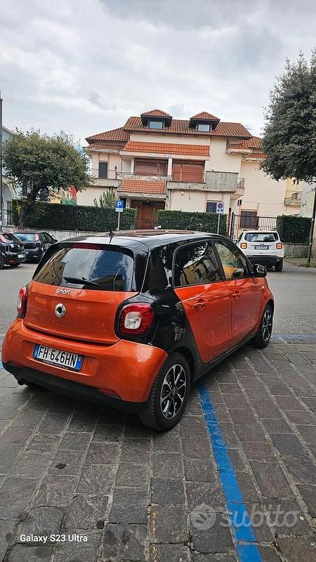 Usata Smart ForFour Prime 71 CV (52 kW) 2016 Nero Utilitaria