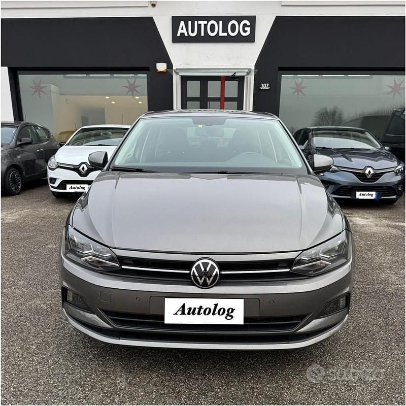 Grigio Usata 2021 VW Polo Comfortline Due volumi | 10.900 € (Buon prezzo) - Immagine 1/4