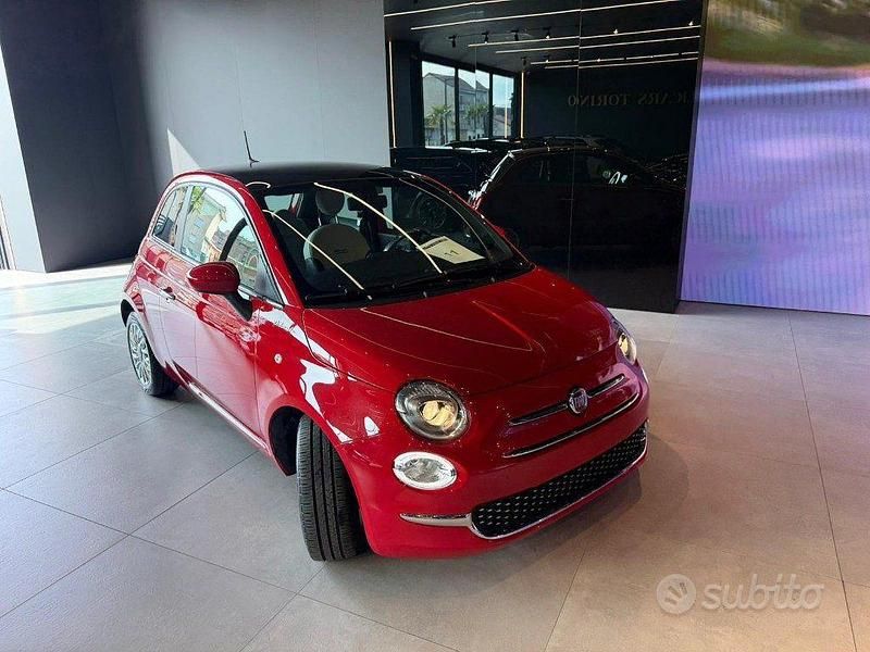 Usata Fiat 500 Dolcevita 69 CV (50 kW) 2023 Rosso metallizzato Utilitaria