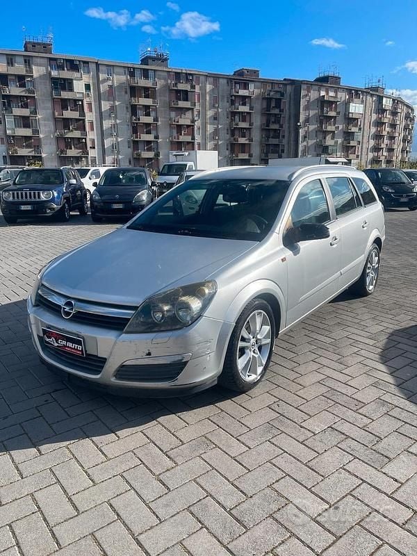 Usata Opel Astra 101 CV (74 kW) 2006 Grigio Station wagon