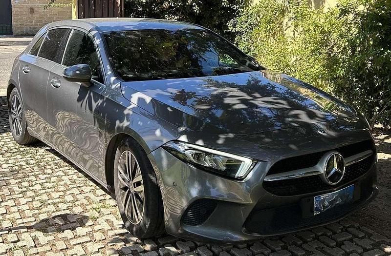 Usata Mercedes A180 136 CV (100 kW) 2021 Grigio Berlina