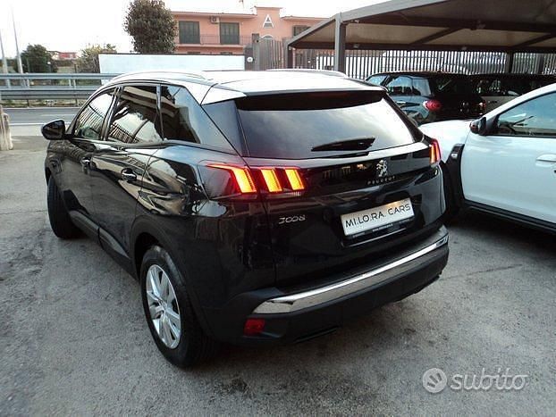 Usata Peugeot 3008 Allure 130 CV (95 kW) 2018 Blu SUV