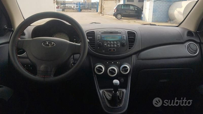 Usata Hyundai i10 Active 66 CV (48 kW) 2010 Grigio Utilitaria