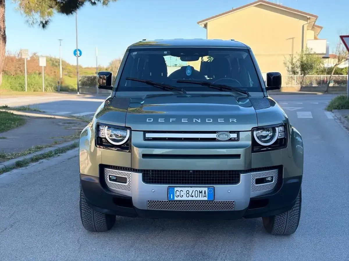 Occasion Land Rover Defender Dynamic 248 ch (182 kW) 2022 Marron SUV
