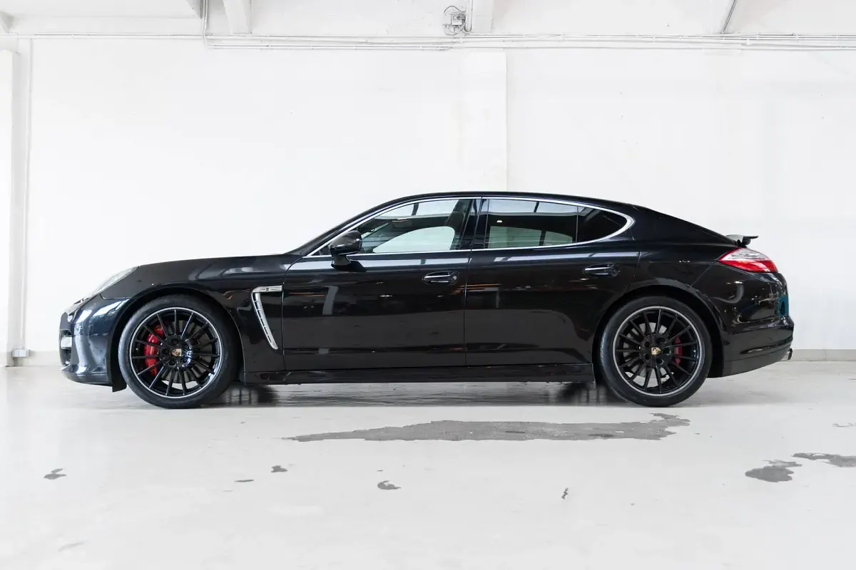 Usata Porsche Panamera Turbo 500 CV (367 kW) 2010 Nero Utilitaria