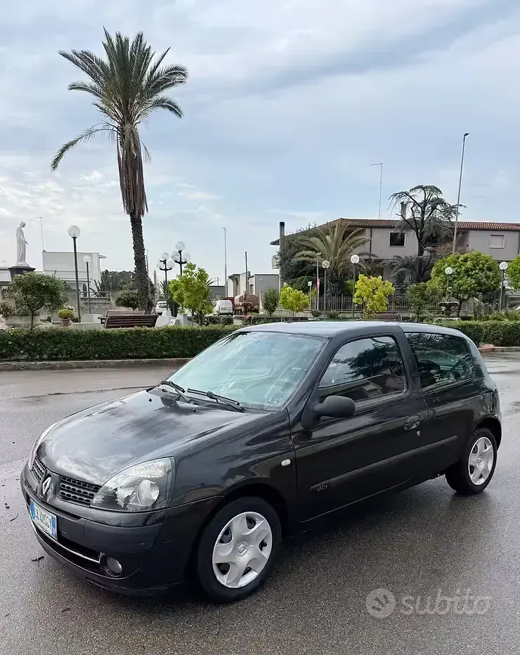 Usata Renault Clio II 82 CV (60 kW) 2003 Berlina