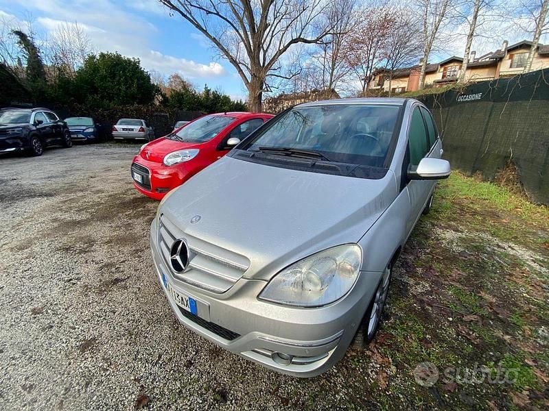 Usata Mercedes B180 2009 Grigio Monovolume