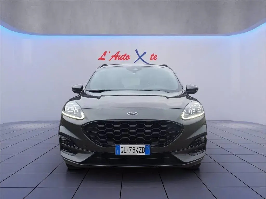 Usata Ford Kuga ST-Line X 225 CV (165 kW) 2022 Grigio metallizzato SUV
