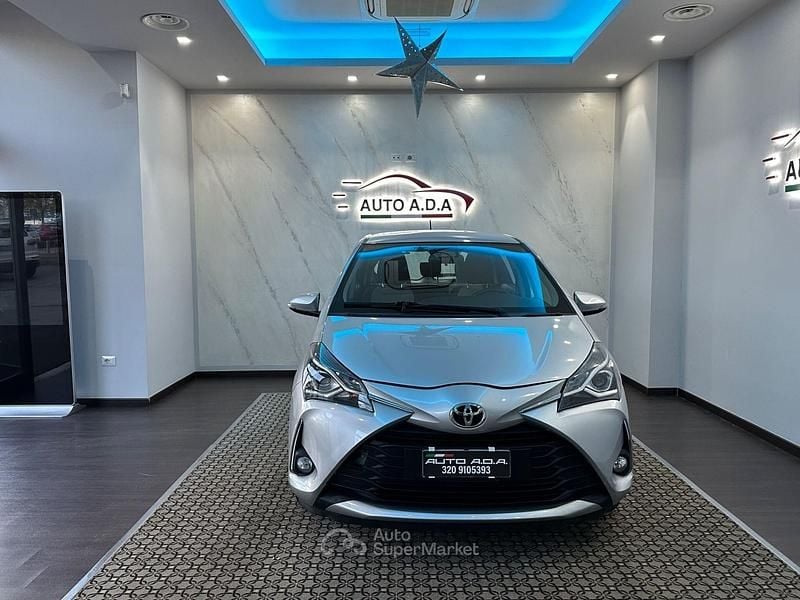 Usata Toyota Yaris Lounge 69 CV (50 kW) 2018 Grigio Berlina