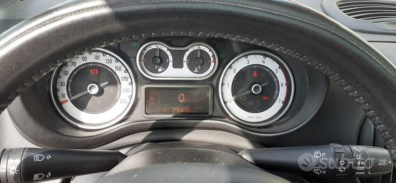 Usata Fiat 500L Lounge 105 CV (77 kW) 2013 Rosso Monovolume