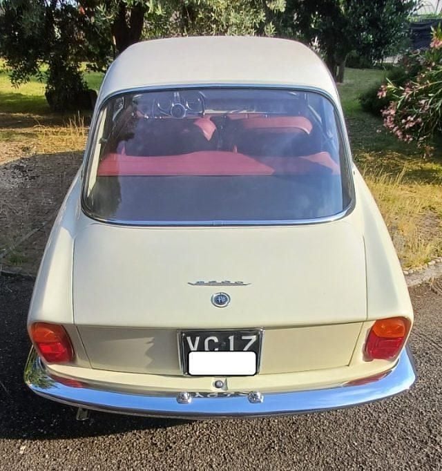 Usata Alfa Romeo 2600 Sprint 144 CV (105 kW) 1963 Beige
