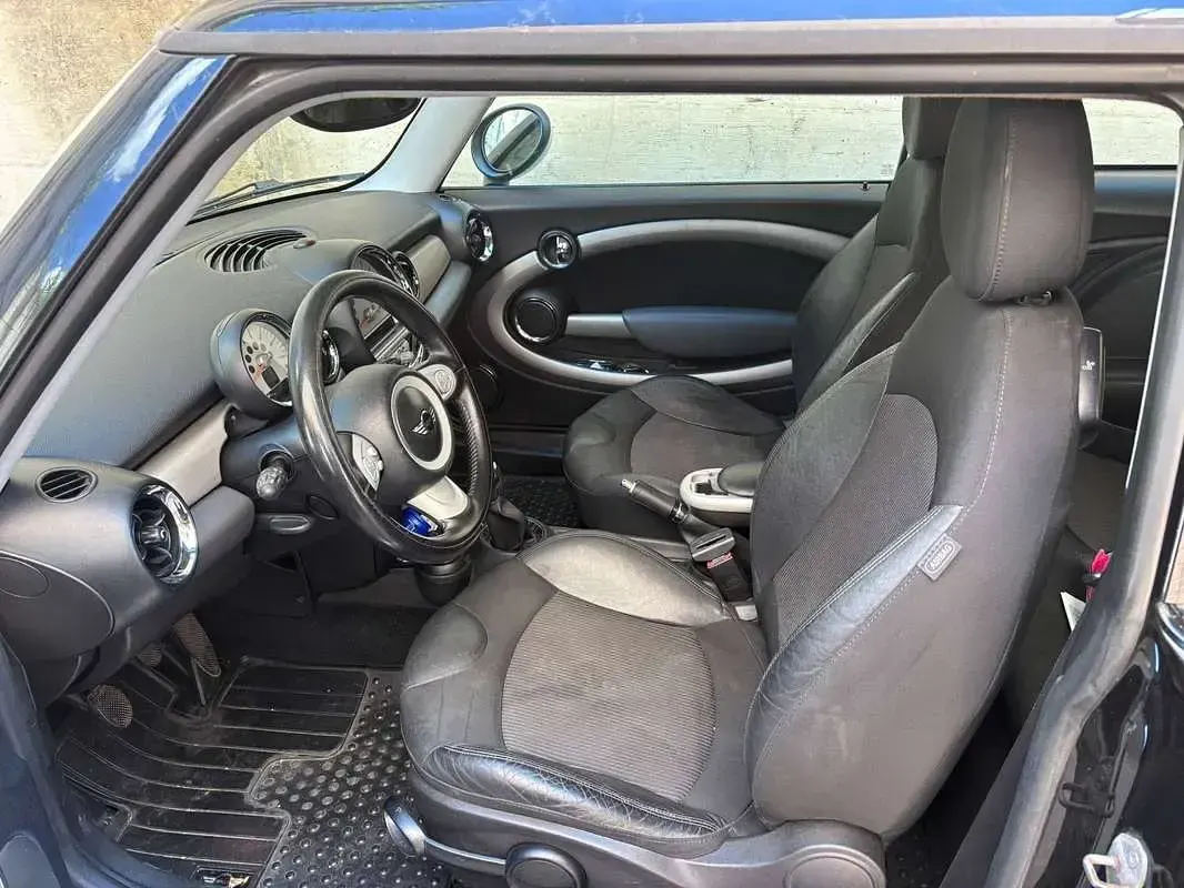 Usata Mini Cooper D 109 CV (80 kW) 2009 Nero Utilitaria