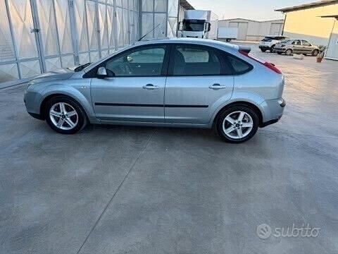 Usata Ford Focus 116 CV (85 kW) 2006 Grigio Berlina