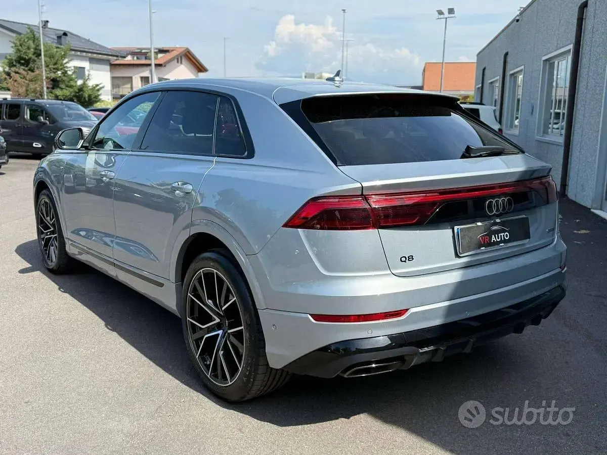 Usata Audi Q8 S-Line 286 CV (210 kW) 2025 Grigio SUV