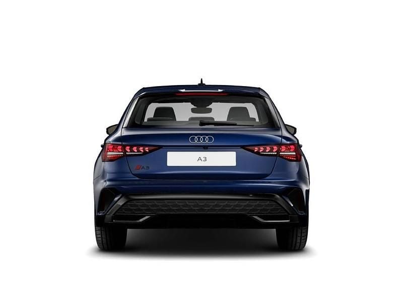 Nuova Audi A3 S-Line 272 CV (200 kW) 2026 Blu navarra metallizzato Berlina