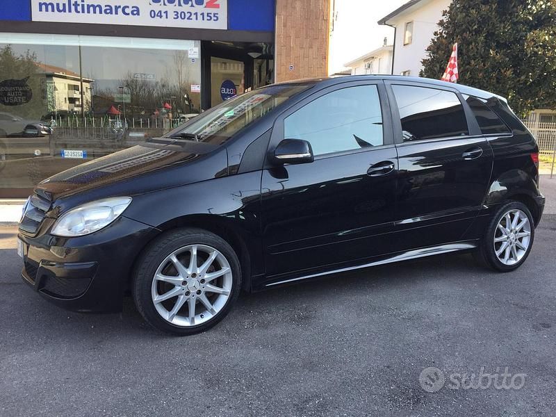 Usata Mercedes B180 108 CV (79 kW) 2008 Nero Monovolume
