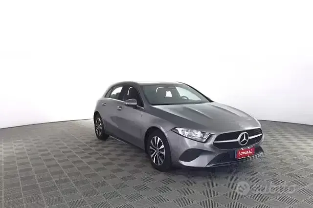 Usata Mercedes A180 Executive 136 CV (100 kW) 2023 Grigio Berlina