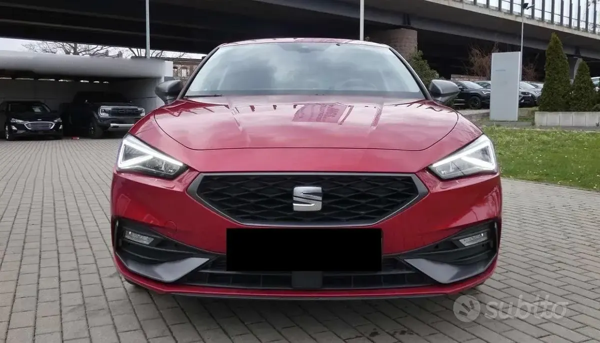 Usata Seat Leon FR 131 CV (96 kW) 2022 Rosso Berlina