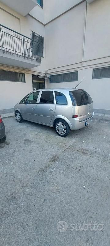Usata Opel Meriva 2006 Grigio Monovolume