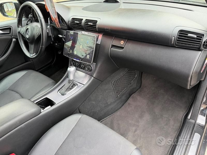 Begagnad Mercedes CLC220 150 HK (110 kW) 2008 Svart Halvkombi