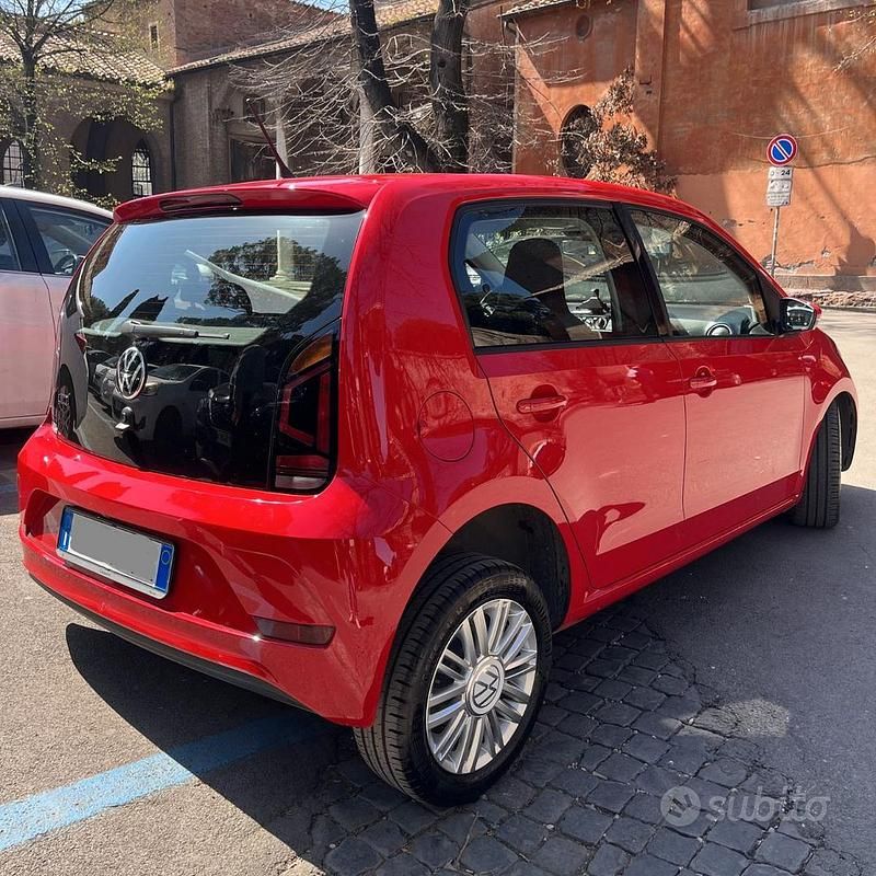 Usata VW up! Move 65 CV (47 kW) 2022 Rosso Utilitaria