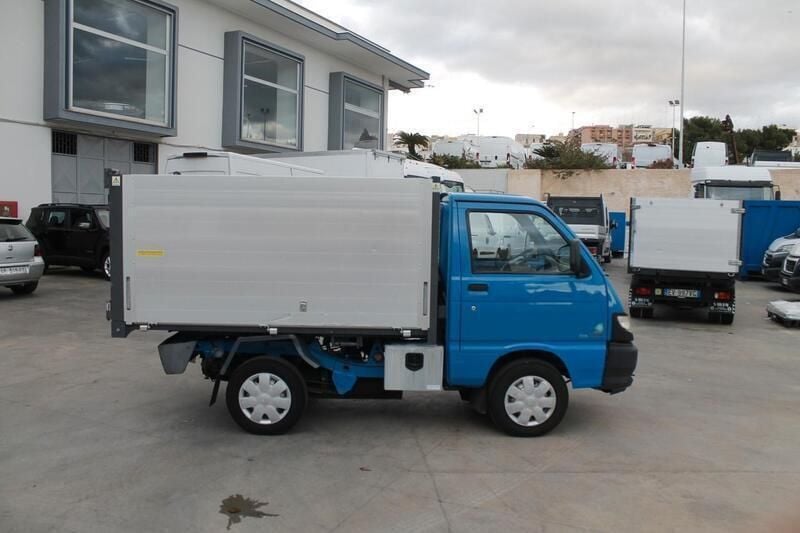 Usata Piaggio Porter 70 CV (51 kW) 2012 Blu