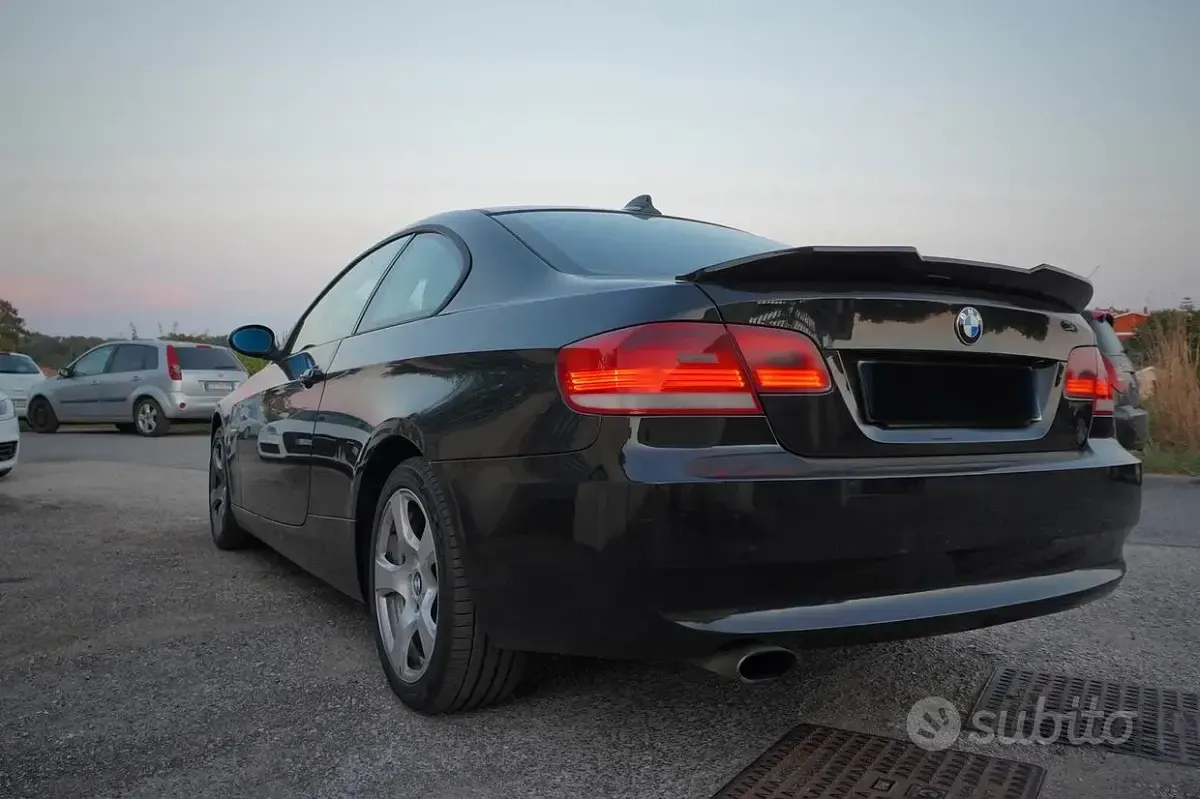 Usata BMW 320 M Sport 177 CV (130 kW) 2007 Nero Coupé