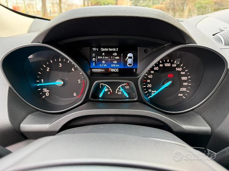 Usata Ford Kuga Business Edition 120 CV (88 kW) 2017 Grigio SUV