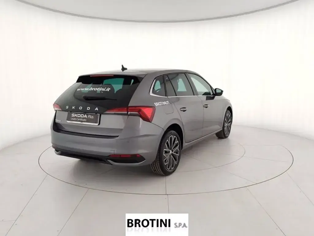 Usata Skoda Scala Style 116 CV (85 kW) 2024 Grigio metallizzato Utilitaria