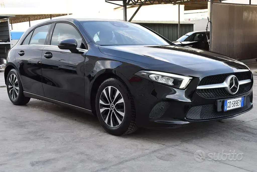 Usata Mercedes A180 Business 116 CV (85 kW) 2020 Nero Berlina